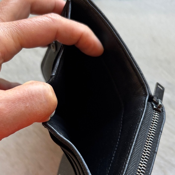 💥🔥YSL❤️❤️ Black Quilted Wallet - Picture 5 of 14